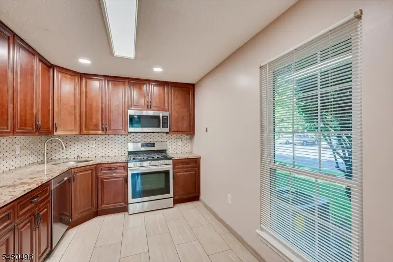 73 Goodwin Dr, North Brunswick, NJ 08902 - #2