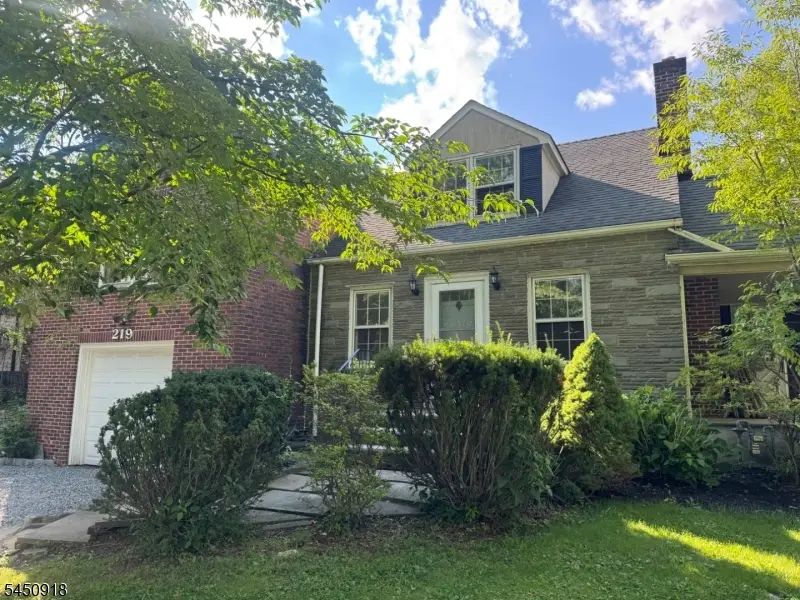 219 Ashland Rd, Summit, NJ 07901 - #2