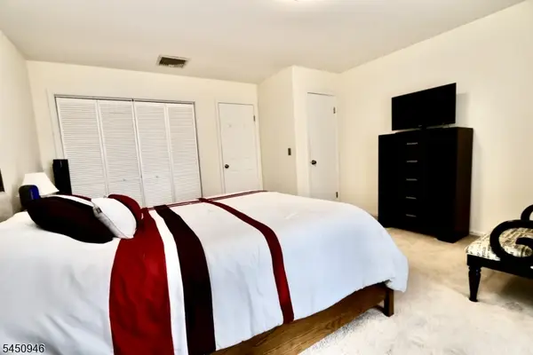 31 Willow Wood Sq #31, East Rutherford Boro, NJ 07073