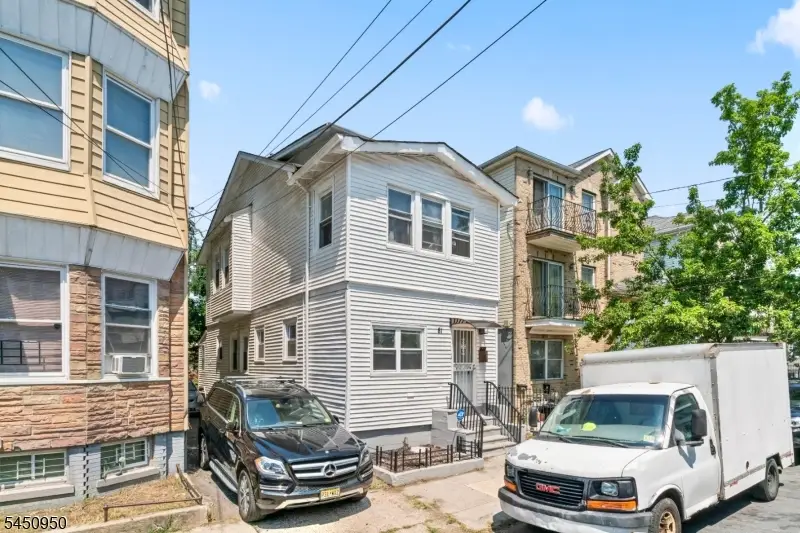 81 Schley St, Newark, NJ 07112 - #1