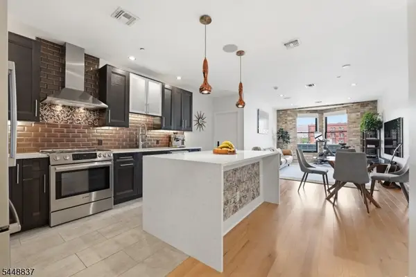 227 4th St #402, Jersey City, NJ 07302