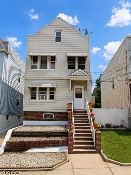 266 Columbia Ave, Jersey City, NJ 07307 - #1