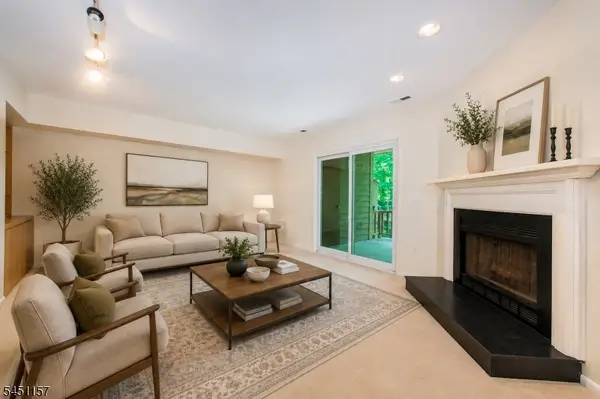 195 Hidden Hollow Ct, Edison Twp., NJ 08820