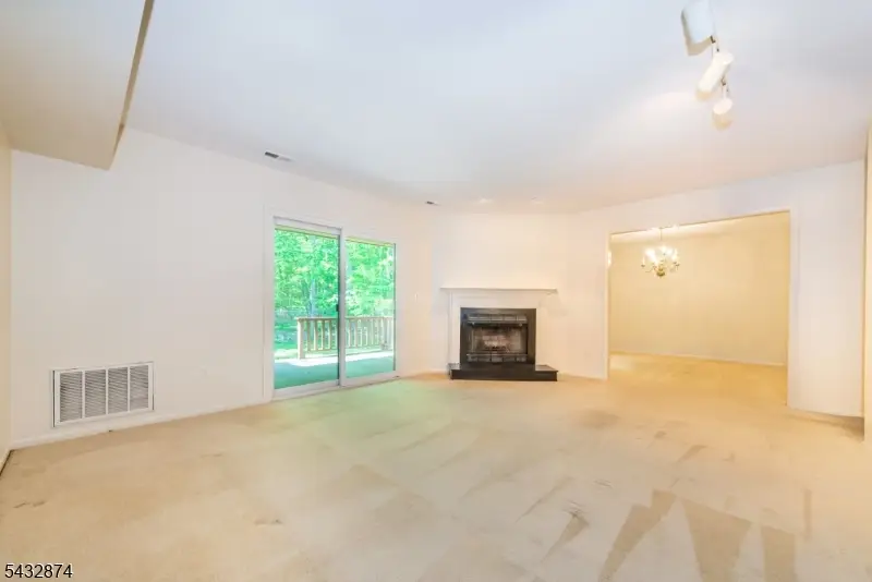 195 Hidden Hollow Ct, Edison, NJ 08820 - #2