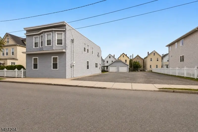 25 Grunwald St, Clifton, NJ 07013 - #2