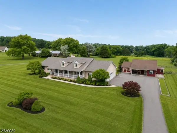80 Deer Hill Rd, Tewksbury Twp., NJ 08833