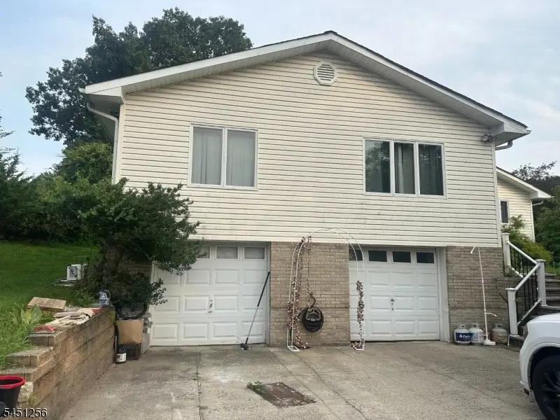 19 Borrego Dr, Woodland Park, NJ 07424 - #2