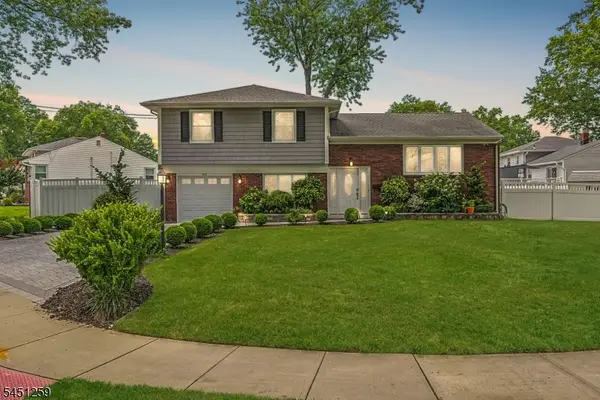 40 Oleander Way, Clark Twp., NJ 07066