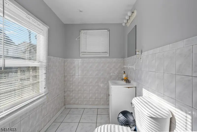 38 Nairn Pl, Newark, NJ 07108 - #3