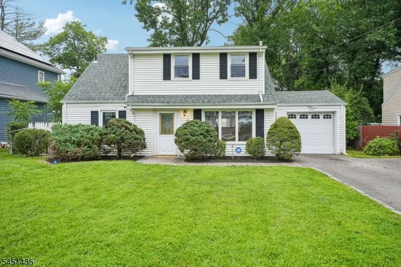 18 Manor Rd, Livingston, NJ 07039 - #3