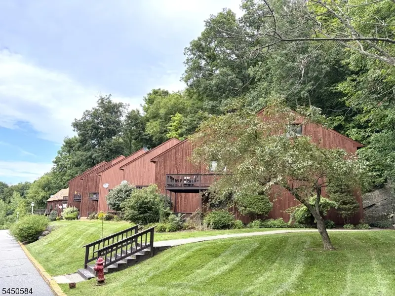 3 Steamboat Dr #9, Vernon, NJ 07462 - #1