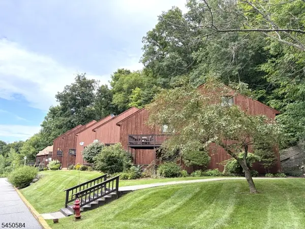 3 Steamboat Dr #9, Vernon Twp., NJ 07462