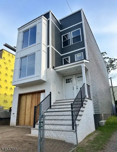 199 19th Ave, Irvington, NJ 07111 - #1