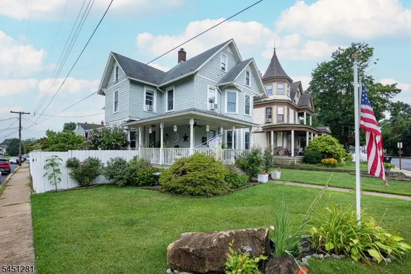 21 N Lincoln Ave, Washington, NJ 07882 - #1