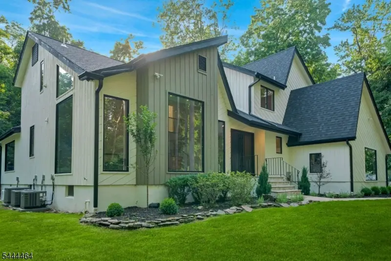 160 Beacon St, Haworth, NJ 07641 - #2