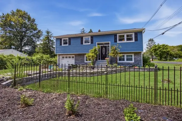 2 Scenic Dr, Green Twp., NJ 07821