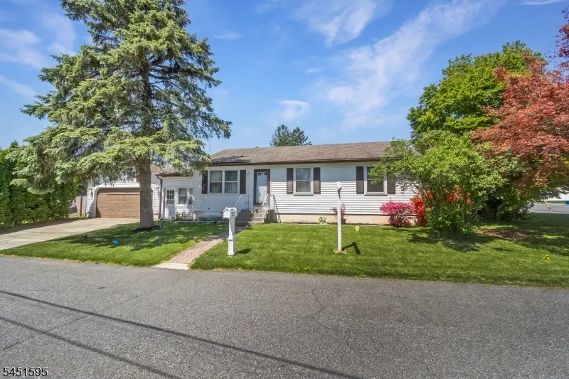 355 Kent St, Phillipsburg, NJ 08865 - #1