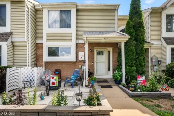 138 Stratford Ct, Hillsborough Twp., NJ 08844