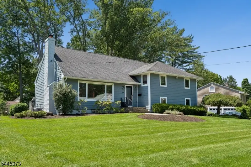 27 Shadowlawn Dr, Livingston, NJ 07039 - #1
