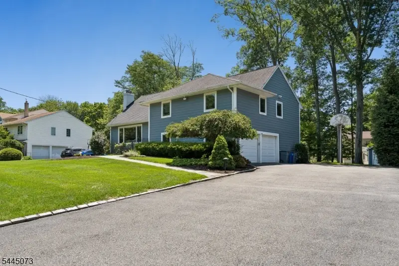 27 Shadowlawn Dr, Livingston, NJ 07039 - #3