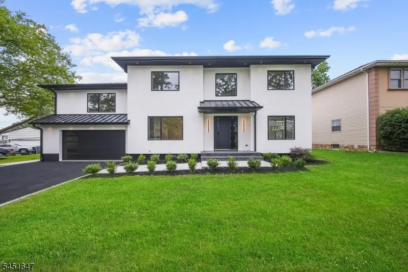 18 Blake Dr, Clark, NJ 07066 - #1