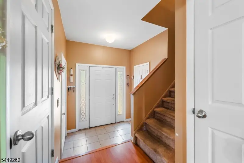 6 Sparrow Circle, Hampton, NJ 07860 - #2