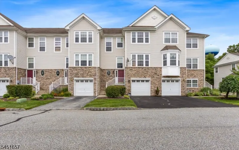 54 Indian Field Dr, Hardyston, NJ 07419 - #1