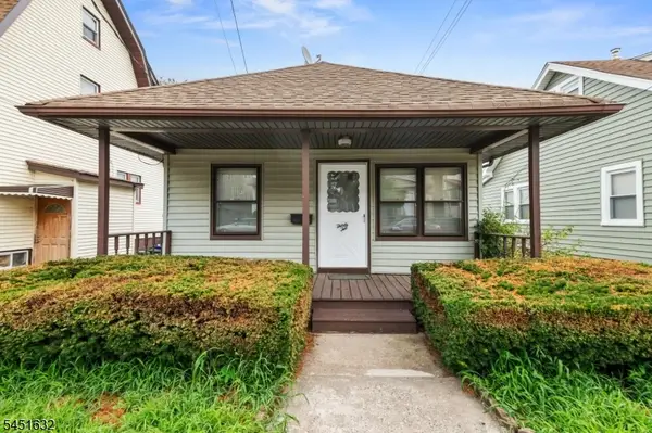 32 Grant Pl, Irvington Twp., NJ 07111