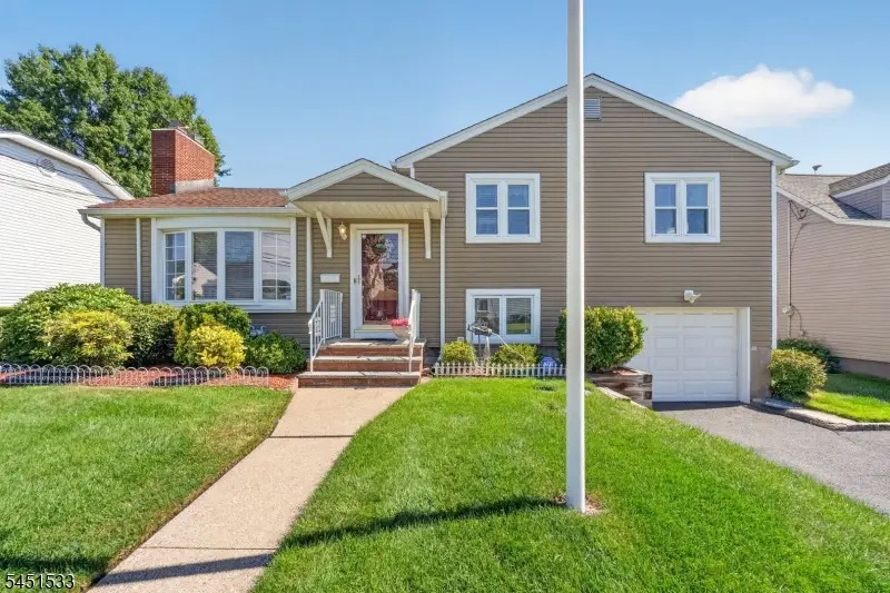 105 Mountainview Dr, Clifton, NJ 07013 - #1