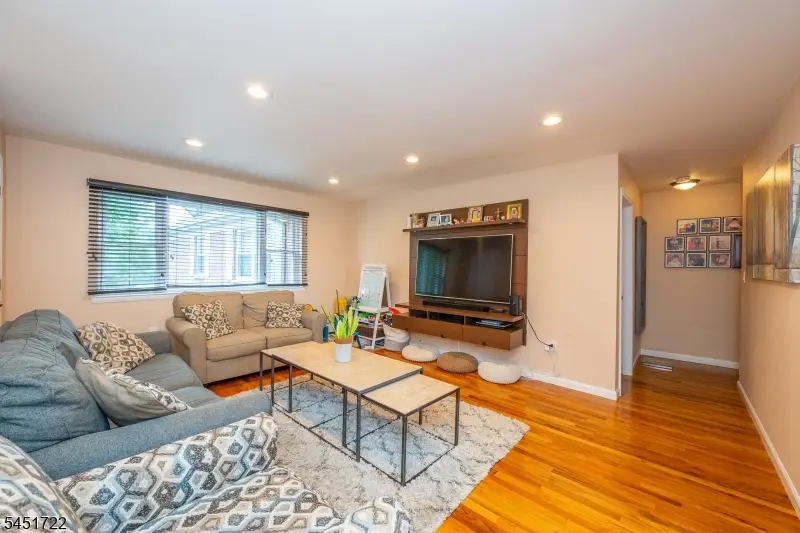 24 Manchester Ct, Wayne, NJ 07470 - #3