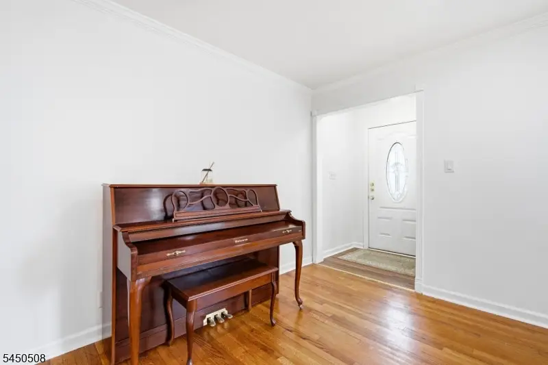 28 Kenz Ter, West Orange, NJ 07052 - #3