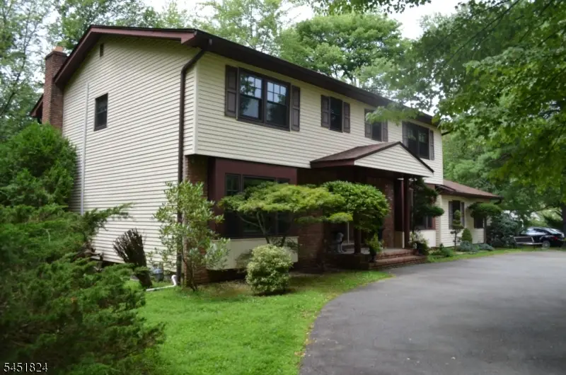 1 Glenbrook Ct, Whippany, NJ 07981 - #1