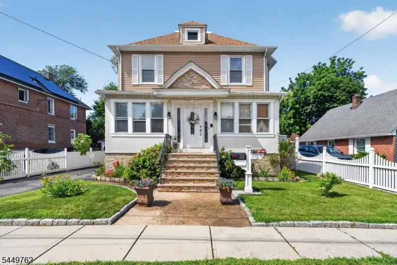 30 Elm St, Ridgefield Park, NJ 07660 - #1