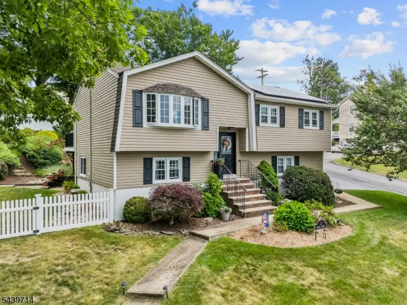 1 Bertha St, Hopatcong, NJ 07874 - #2