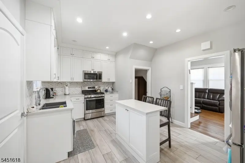 304 Brook Ave, Passaic, NJ 07055 - #3
