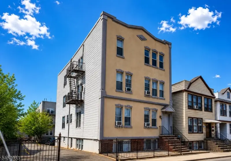 305 Cator Ave #1D, Jersey City, NJ 07305 - #2