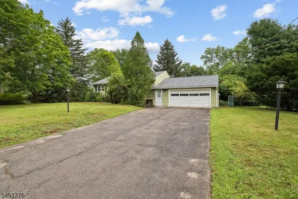 161 Chamberlain Rd, Jefferson Twp., NJ 07438