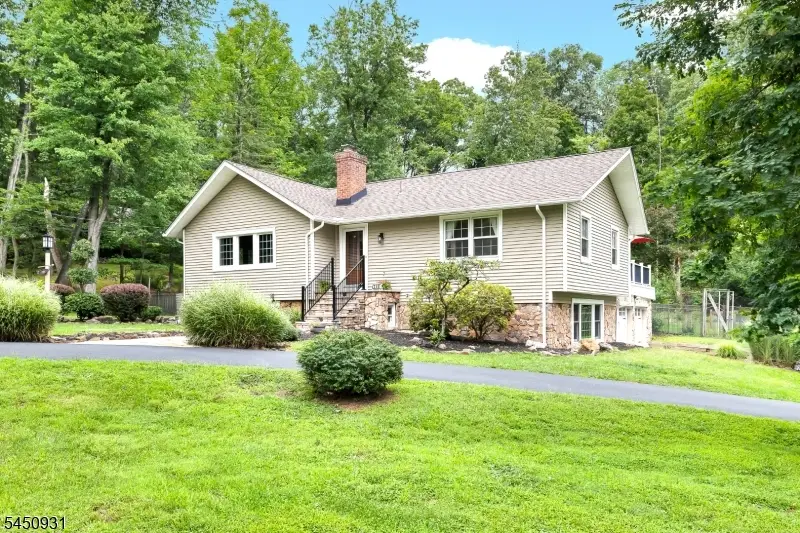 248 Johnston Dr, Watchung, NJ 07069 - #1