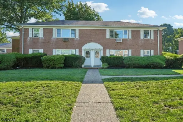 39 Manchester Ct, Wayne Twp., NJ 07470
