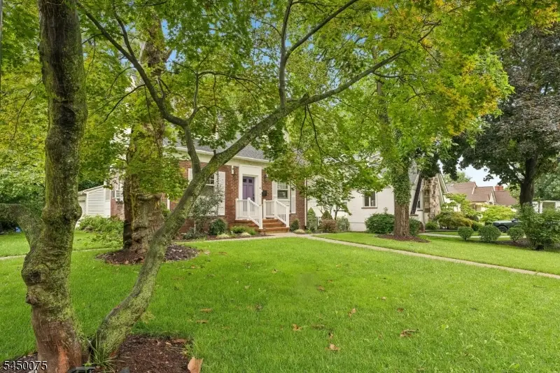 36 Burnet Hill Rd, Livingston, NJ 07039 - #1
