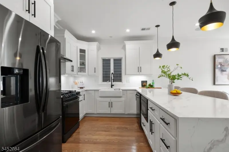 204 Bowers St, Jersey City, NJ 07307 - #3