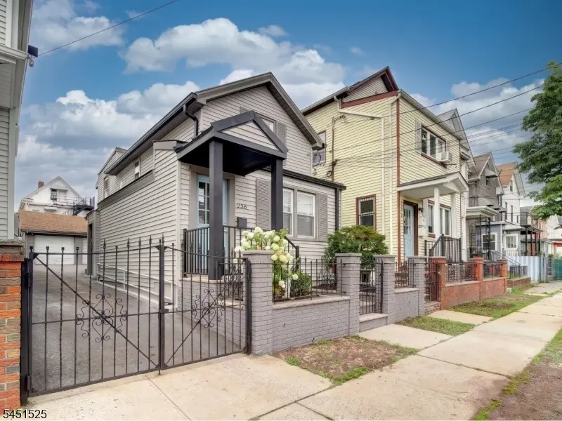 236 Franklin St, Elizabethport, NJ 07206 - #1