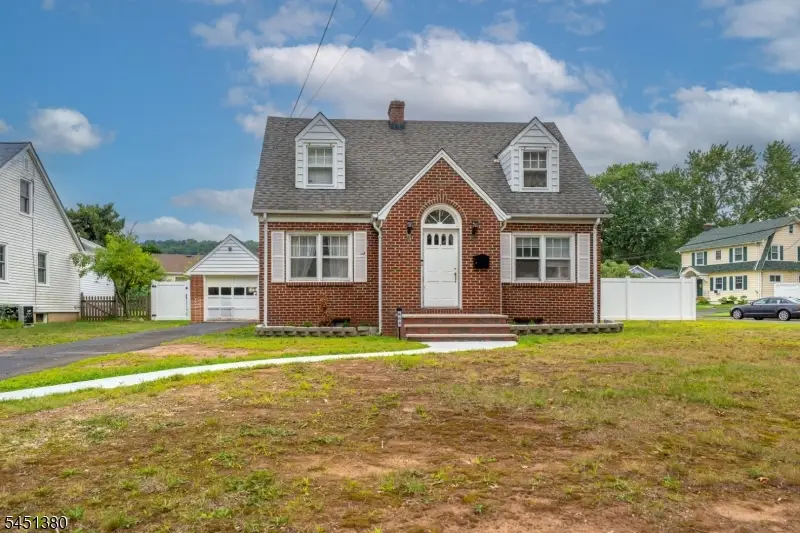 668 Greenbrook Rd, North Plainfield, NJ 07063 - #1