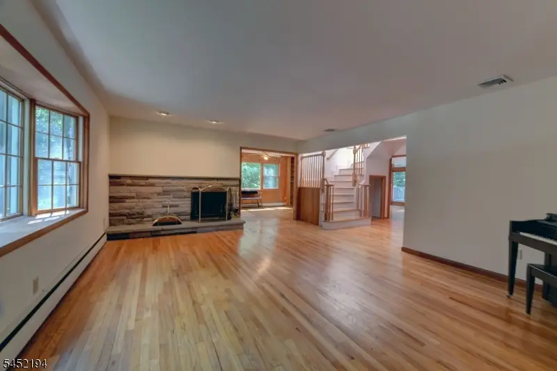 34 Knoll Rd, Pines Lake, NJ 07470 - #3