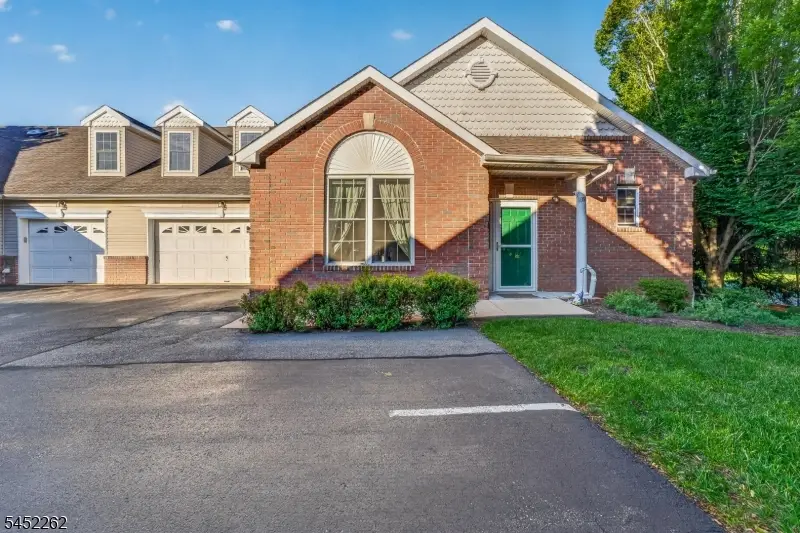 5 Indian Plantation St, Raritan, NJ 08822 - #2