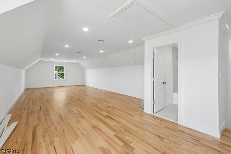 29-31 S 2nd St, Elizabethport, NJ 07206 - #3