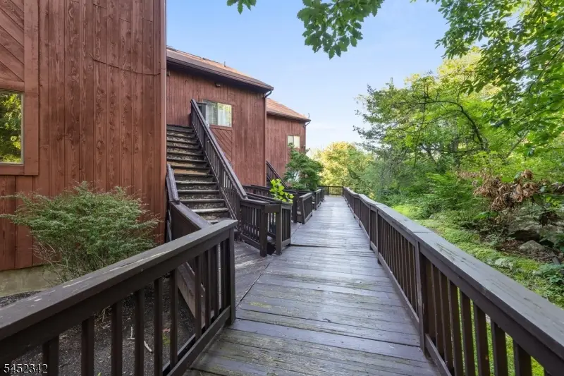 2 Port Royal Dr #3, Vernon, NJ 07462 - #1
