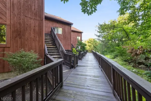2 Port Royal Dr #3, Vernon Twp., NJ 07462