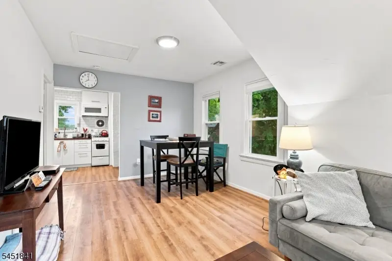 41 N 14th St, Hawthorne, NJ 07506 - #3
