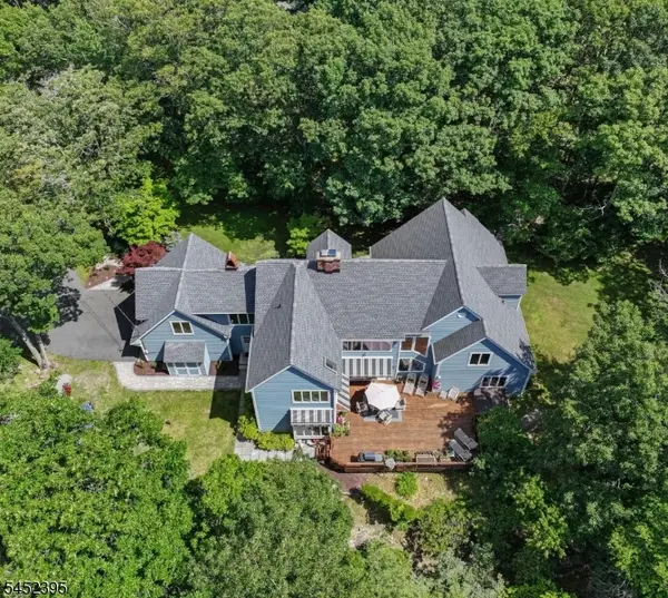 738 Ridge Rd, Kinnelon Boro, NJ 07405